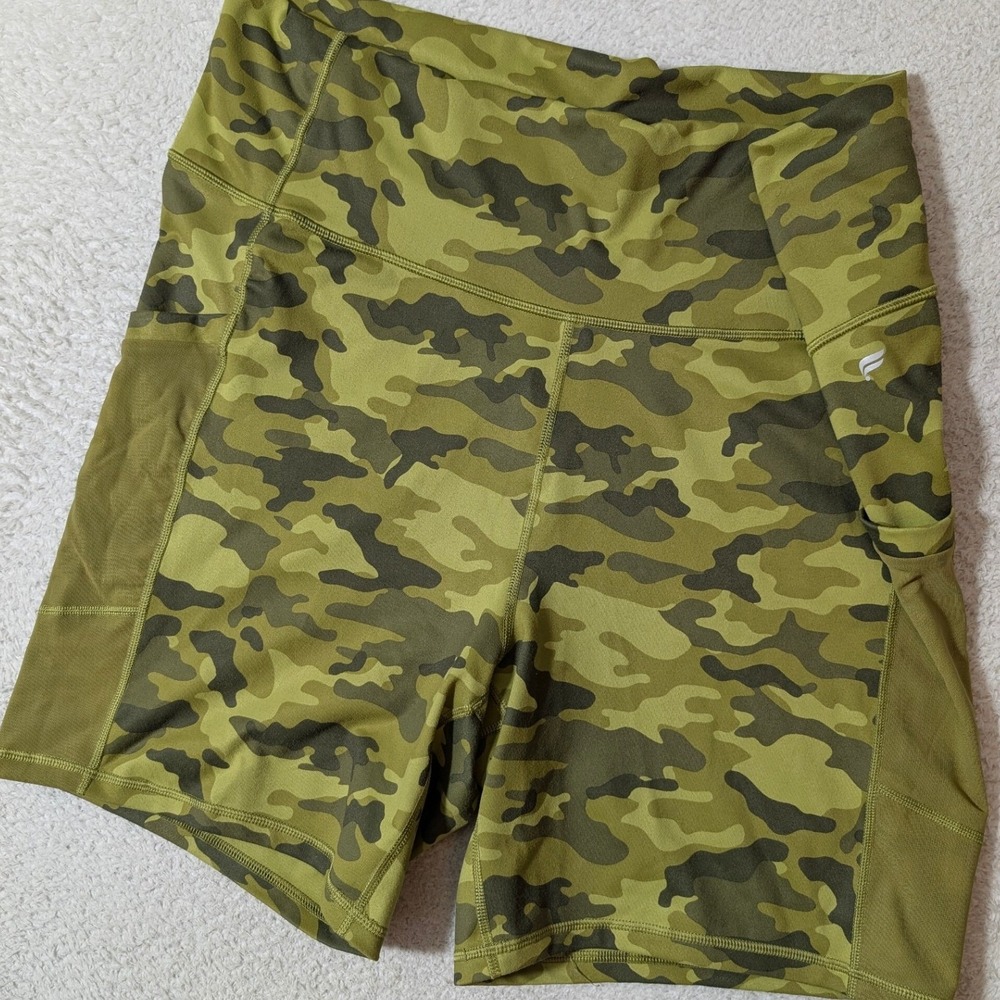 Fabletics‎ PowerHold Shorts Womens 3X Green Camo Stretch 3X /7 Pockets